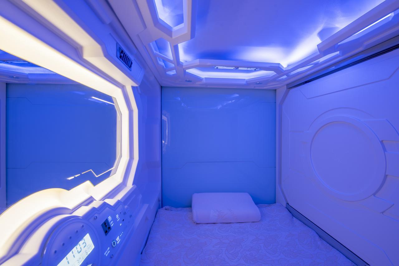 Hi Capsule Pattaya (Adults Only) Vandrarhem Exteriör bild